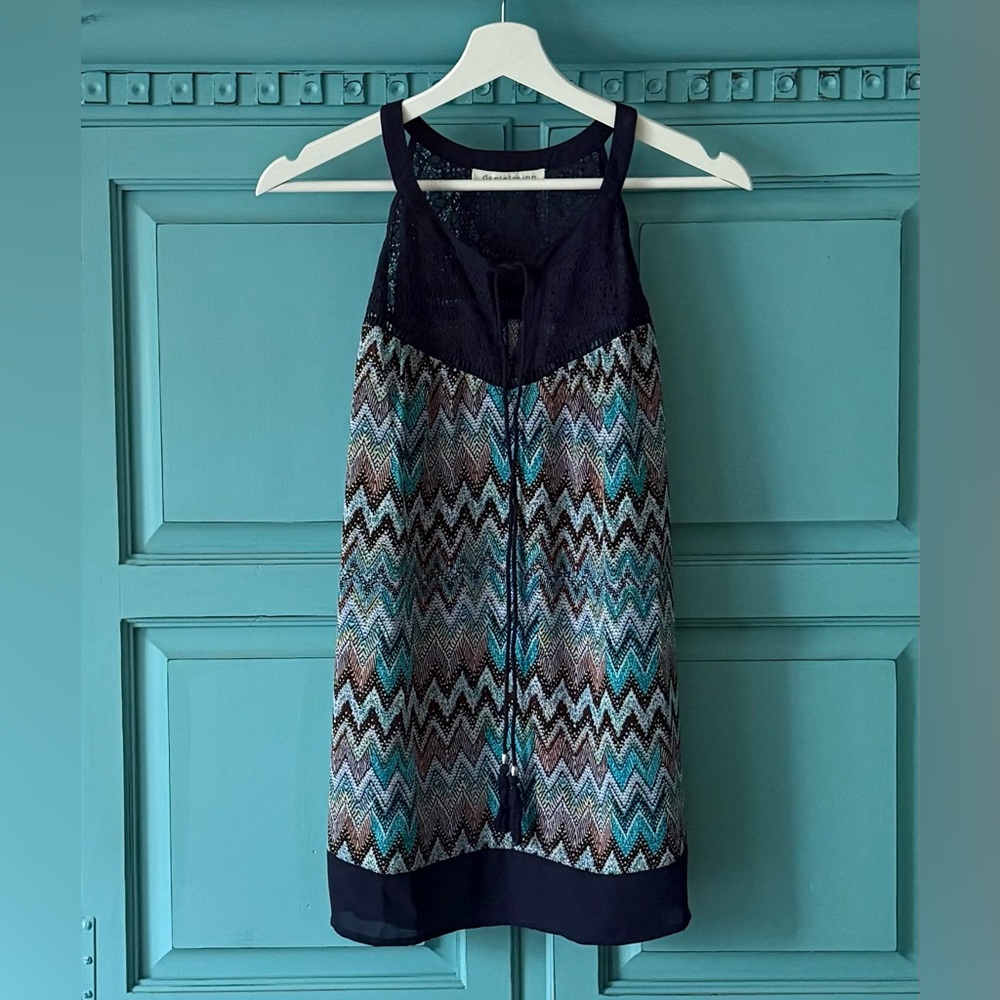 Women's Sleeveless Top With Chevron Pattern